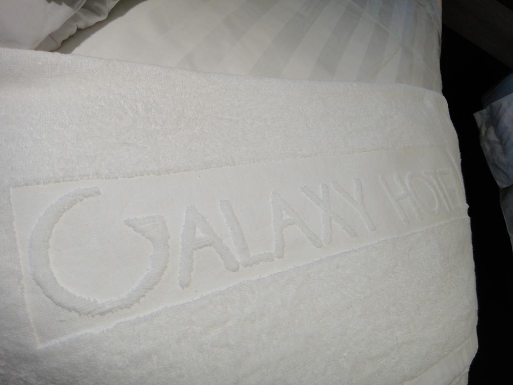 Galaxy Hotel Simpang Ampat  Quarto foto